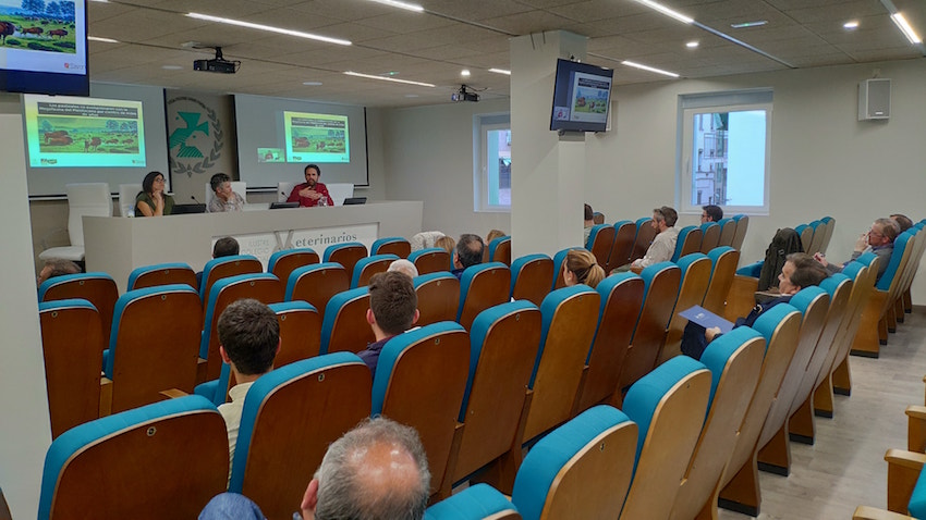 María Balmaseda, Juan Antonio Vicente y Gonzalo Palomo durante la Jornada.