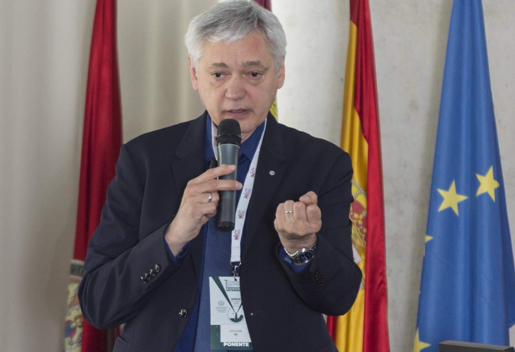 Giovanni Re durante su intervención en el Congreso.